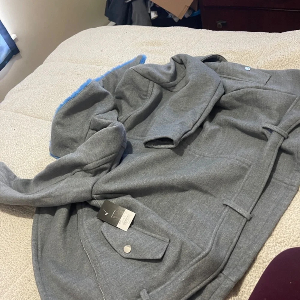 Jacket - Picture 3 of 4